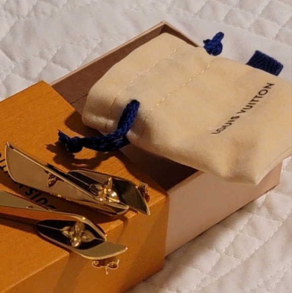 Auth LOUIS VUITTON Filigram earrings/ Gorgeous 😍 - Picture 1 of 9